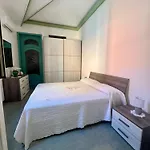 Casa Graziosa Con Wifi E Aria Condizionata A 500 M Dalla Дом отдыха *